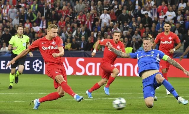  曼联新星首秀戴帽，滕哈格收获意外之喜  